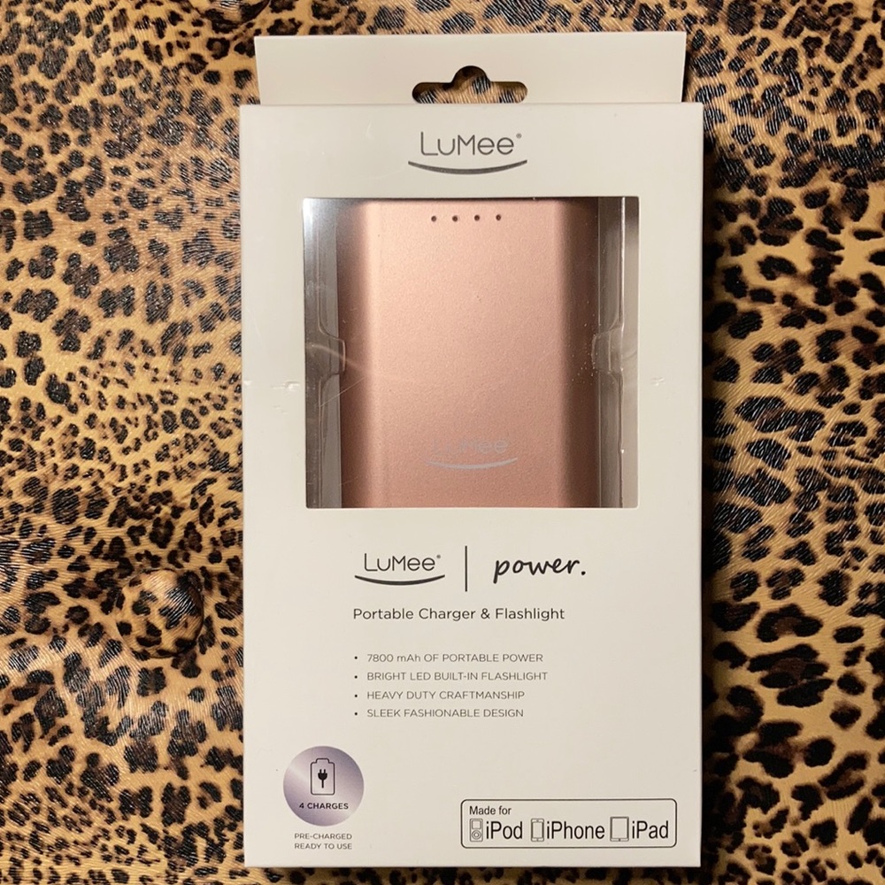 NEW! LuMee Rose Gold Potable Charger & Flashlight